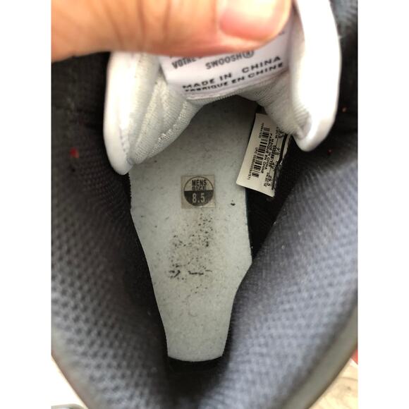 Air Jordan Retro 1 OG High Black Toe 2016 Size 8.5M With Box 555088-125 - Picture 8 of 9